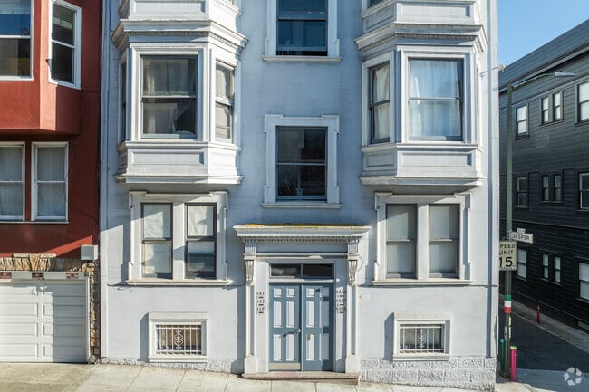 Entrance - 539-543 Union St