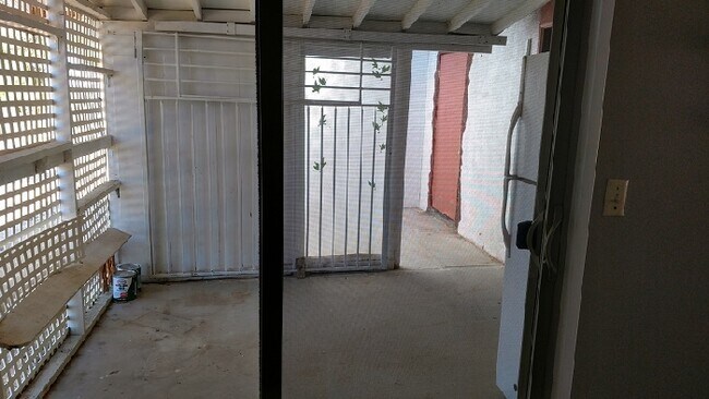 Building Photo - 61494 El Reposo St