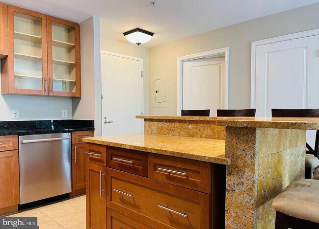 Building Photo - 155 Potomac Passage