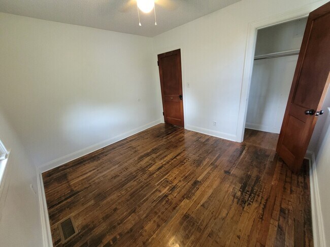 Foto del edificio - 1507 Spence Ct