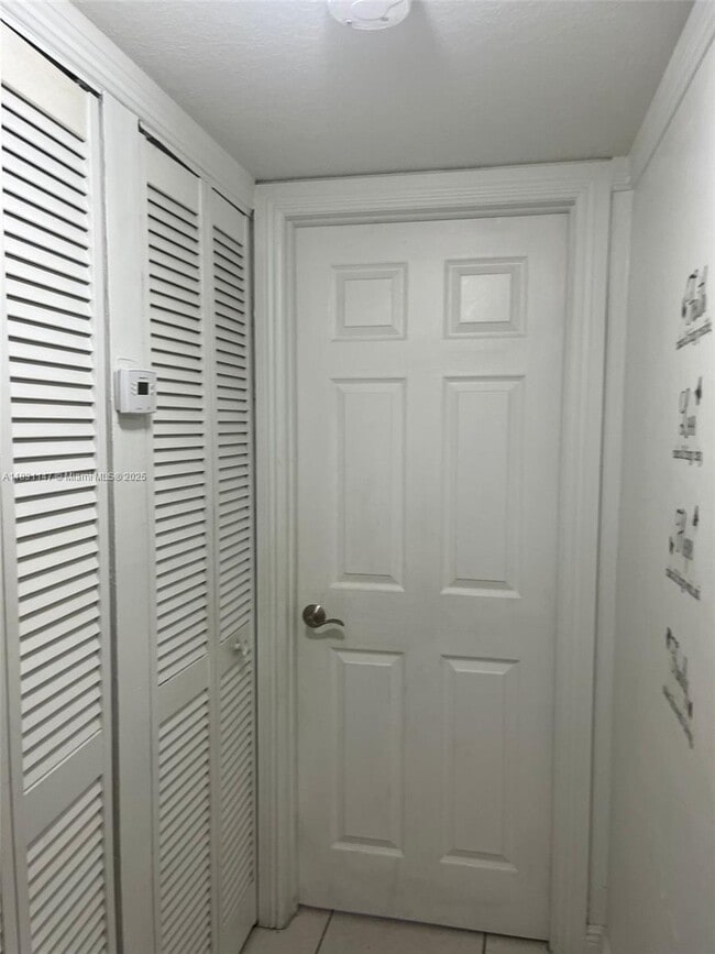 Foto del edificio - 1265 W 24th St