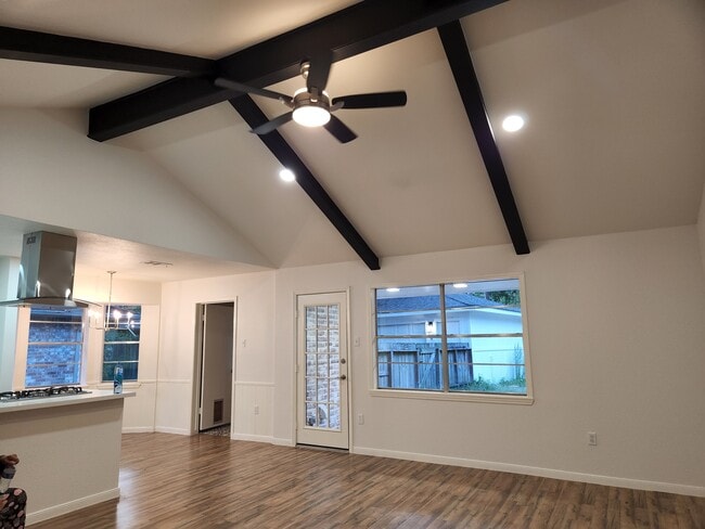 Foto del edificio - 10310 Pine Pass Dr