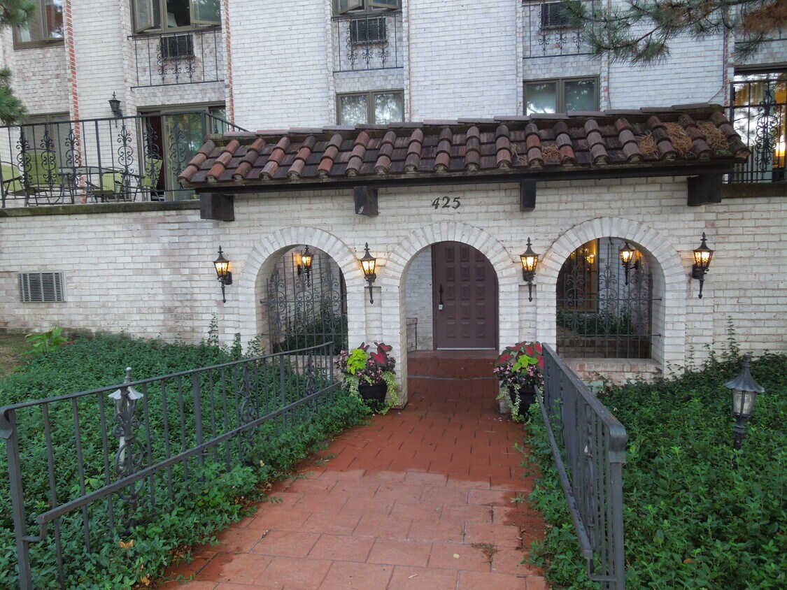 fachada del edificio - 425 E Henry Clay St