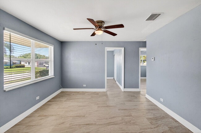 Foto del edificio - 240 SW 15th Ave