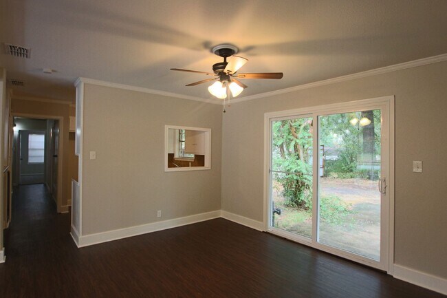 Foto del edificio - 3701 Appletree Ln