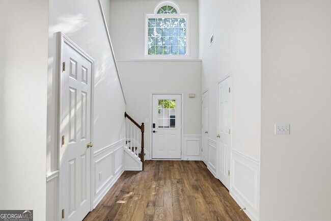 Building Photo - 2599 Alvecot Cir SE