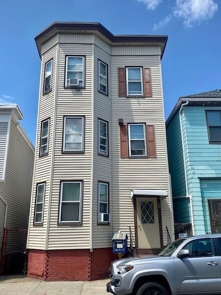 Photo - 232 Bennington St