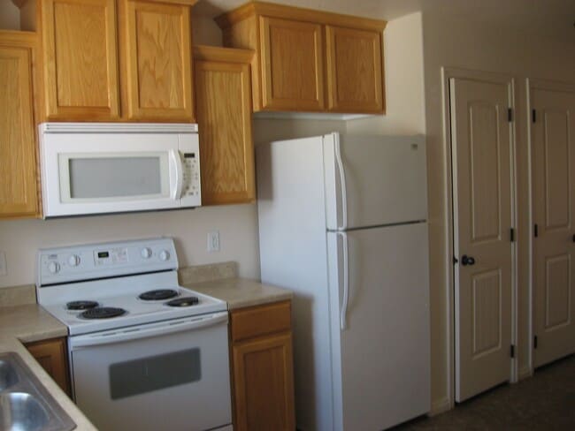 Building Photo - 4165 W 75 N
