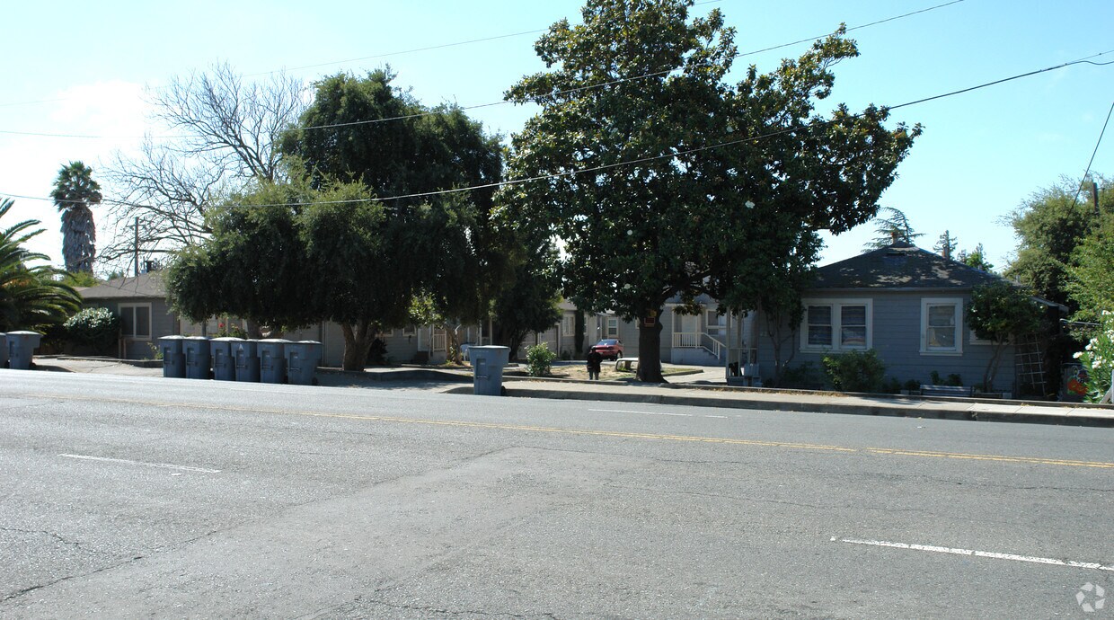Primary Photo - 429 Benicia Rd