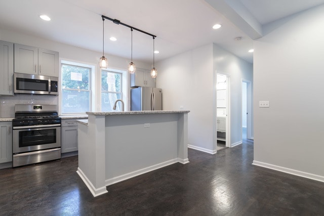 Building Photo - 5134 N Oakley Ave