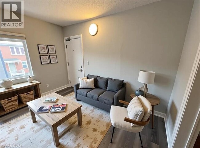 Photo du bâtiment - 81 Gibson Ave