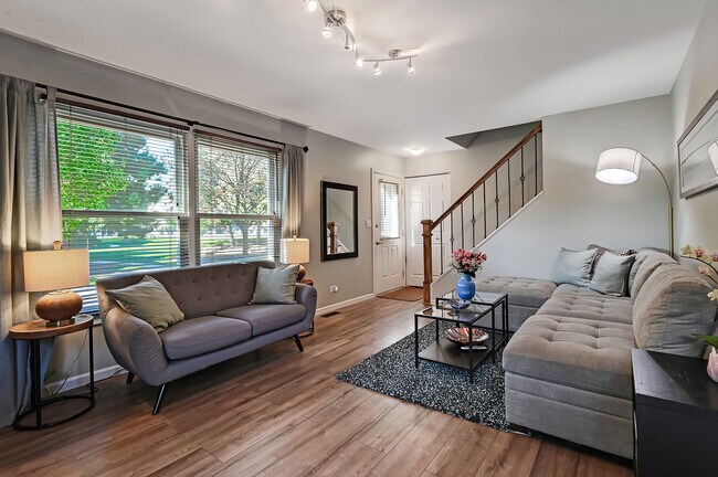 Building Photo - 2740 Weeping Willow Dr