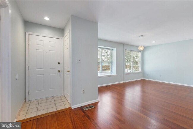 Foto del edificio - 6306 Spruce Mill Dr