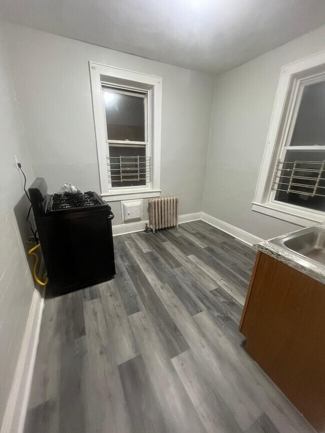 Building Photo - 73 Headley Ter