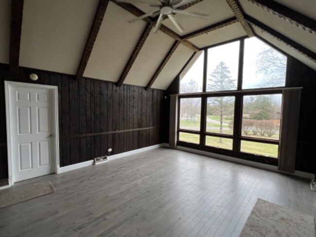 Building Photo - 1029 David Ct