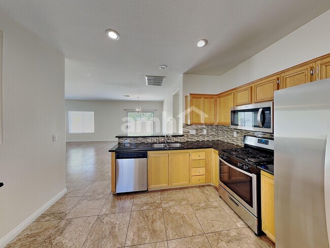 Foto del edificio - 1660 Encarta St