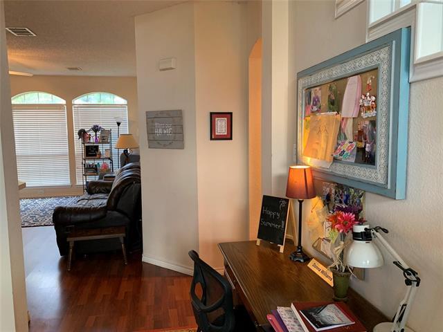 Foto del edificio - 1424 Sandlewood Dr
