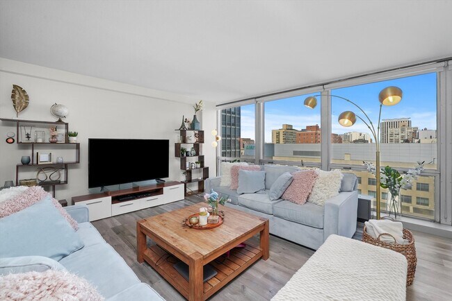 Foto del edificio - 330 W Diversey Pkwy