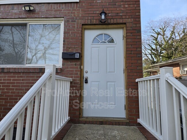 Foto del edificio - 3875 Wake Cir