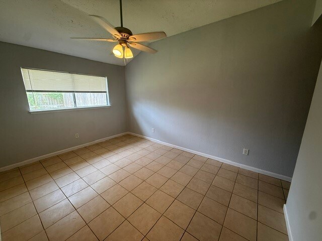 Foto del edificio - 3103 Trembling Creek Cir