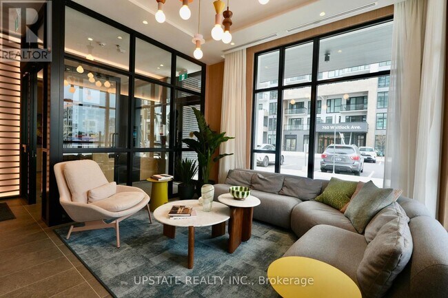 Photo du bâtiment - 770-770 Whitlock Ave