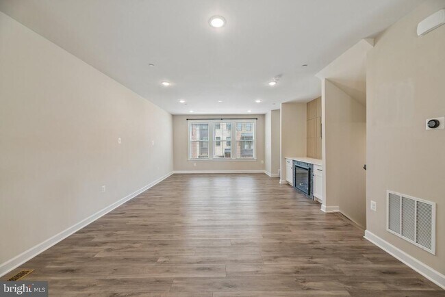 Foto del edificio - 7202 Mountaineer Dr