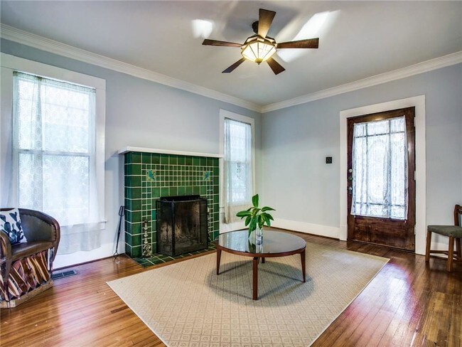 Building Photo - 222 S Montclair Ave