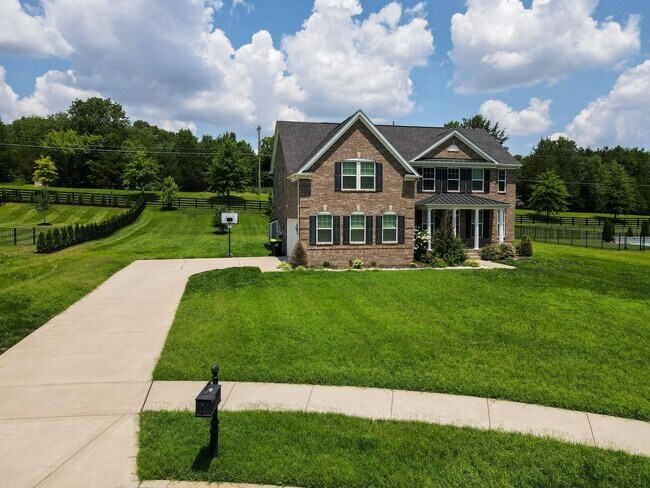 Foto del edificio - **RARE, EXECUTIVE HOME ON OVER HALF AN ACRE IN WILLIAMSON COUNTY BRENTWOOD ZONED FOR BRENTWOOD MI...