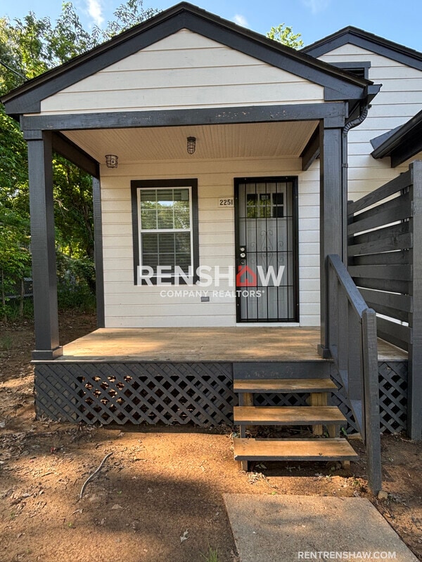 Building Photo - 2251 Brown Ave