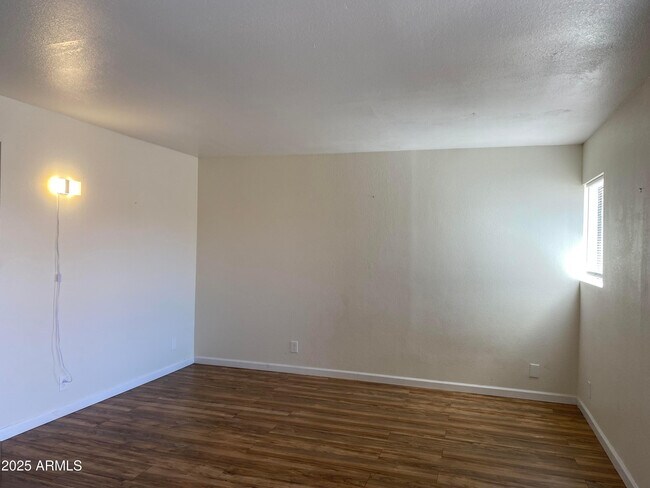 Foto del edificio - 11666 N 28th Dr