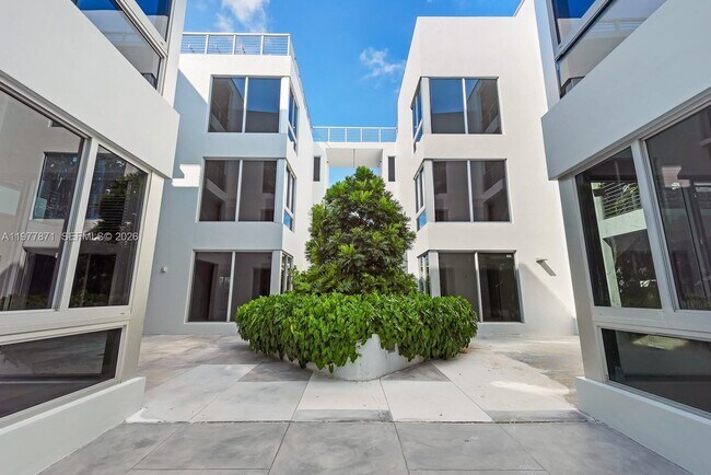 Foto del edificio - 545 SW 11th St