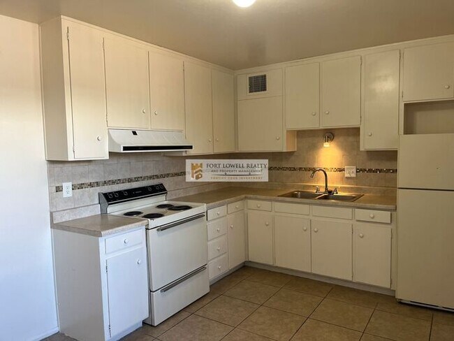 Foto del edificio - 4350 E Fairmount St