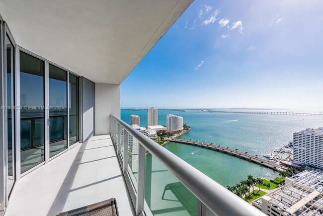 Building Photo - 495 Brickell Ave
