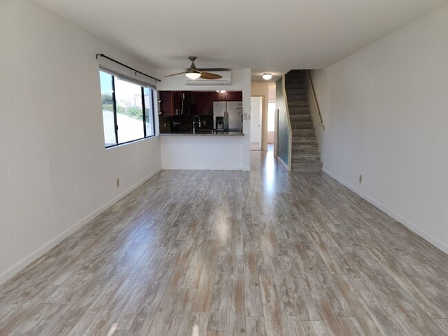 Building Photo - 2317
