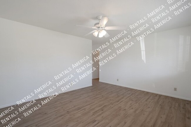 Building Photo - 2074 W Butler Dr