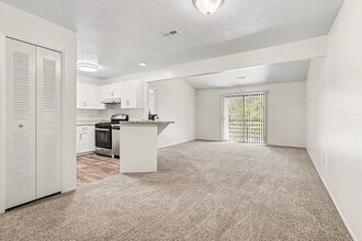 Building Photo - Emerald Park Apartments