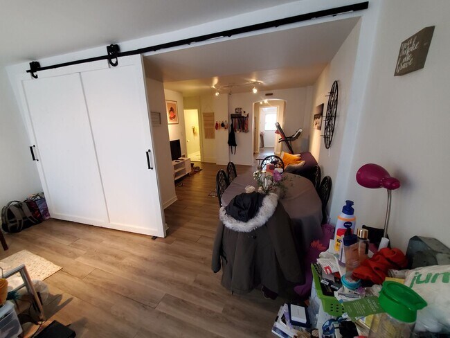 Foto del edificio - Little Village 1-bedroom You Can Call Home