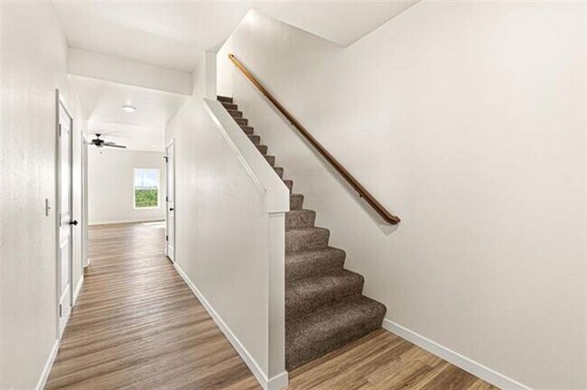 Foto del edificio - $2,500 | 3 Bedroom, 2.5 Bathroom Townhouse | No Pets | Available for August 1st, 2026 Move In!