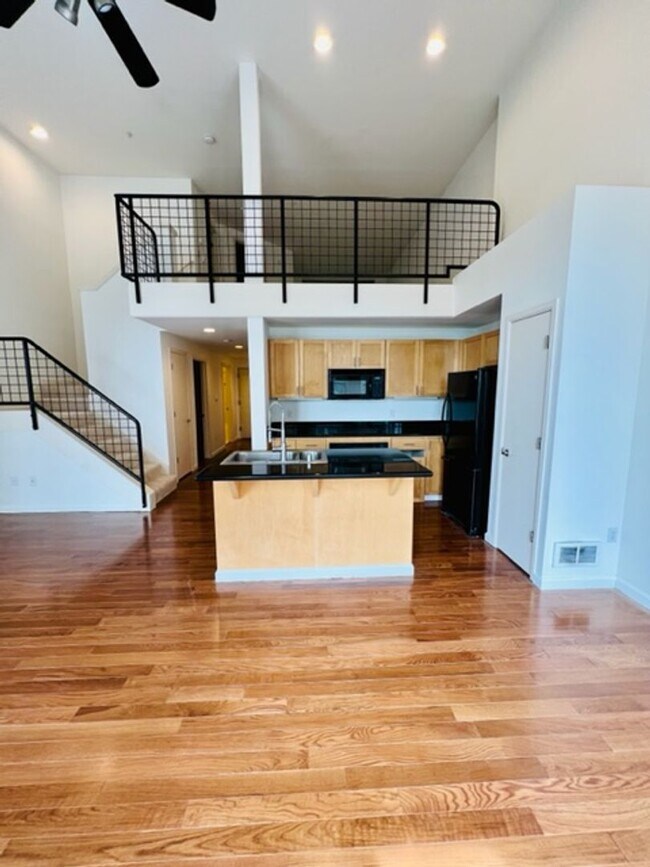 Foto del edificio - Belltown Loft Condo