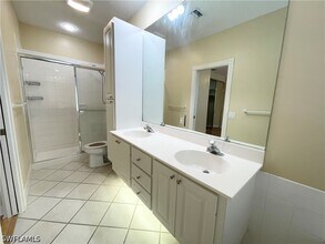 Building Photo - 5325 Cove Cir