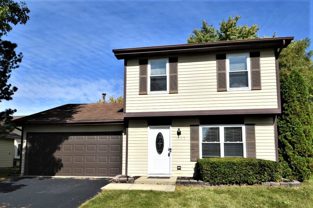 1246 Camden Ln, Aurora, IL 60504 House Rental in Aurora, IL