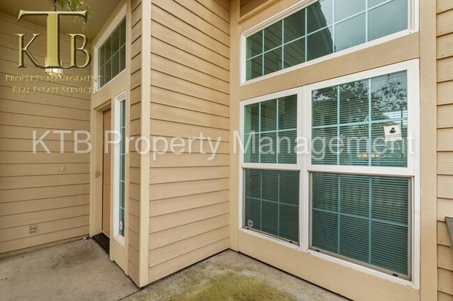 Foto del edificio - Nice 4 Bedroom home in Elk Grove