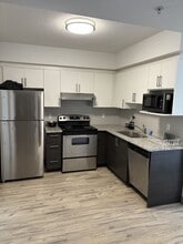 Building Photo - 258B-258B Sunview St