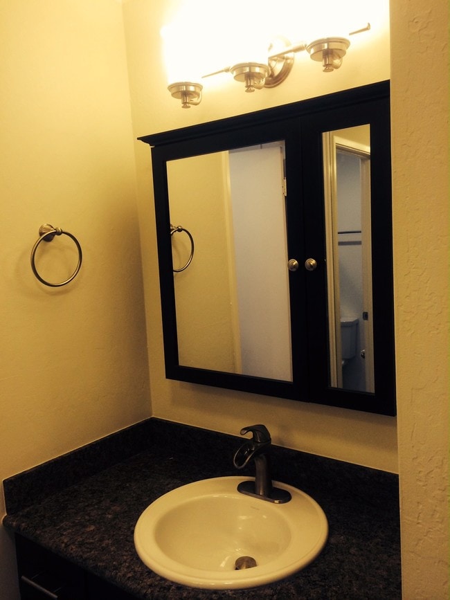 Building Photo - Glendora Apartments