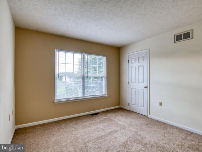 Building Photo - 312 Stratford Dr