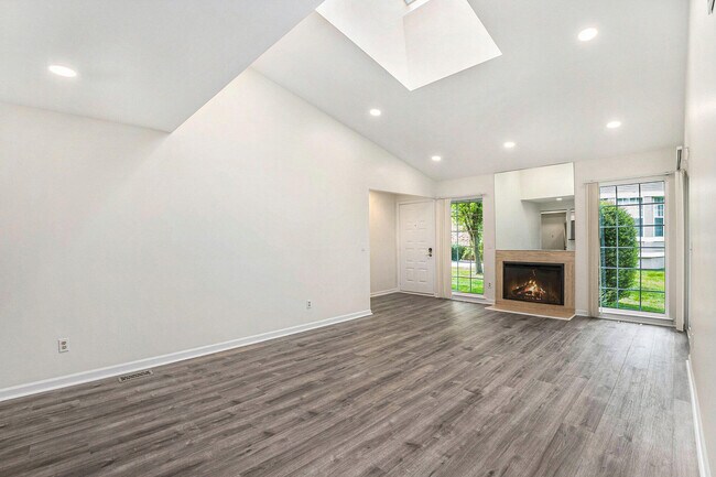 Building Photo - 6642 Andiron Ct