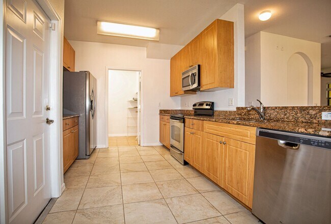 Foto del edificio - ***SUMMIT PLACE COMMUNITY***3BEDS/3BATHS**...