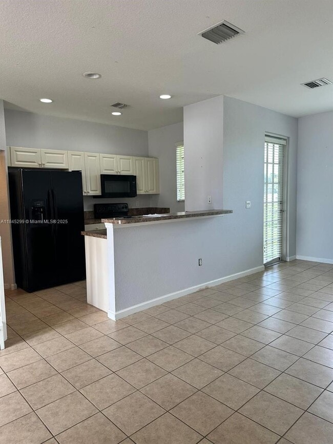 Building Photo - 2041 Nassau Dr
