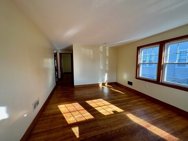 Foto del edificio - 109 Lakeview Ave