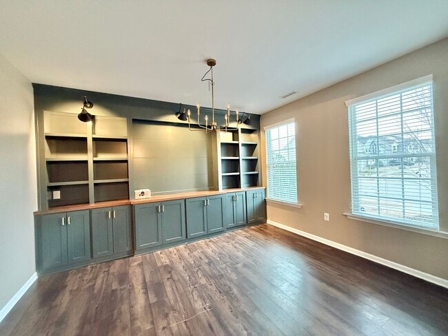 Building Photo - Gorgeous 4BD, 2.5BA Wake Forest Home with a Fenced Yard & Only Walking Distance from Wegmans